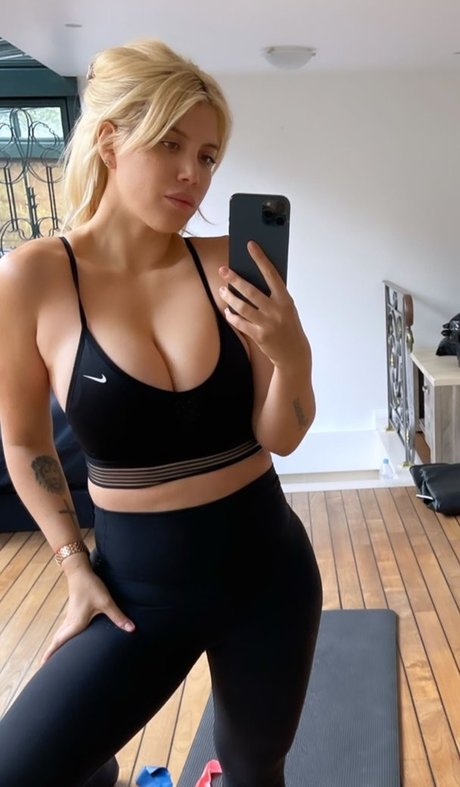 Wanda Nara pornstar erotic gallery