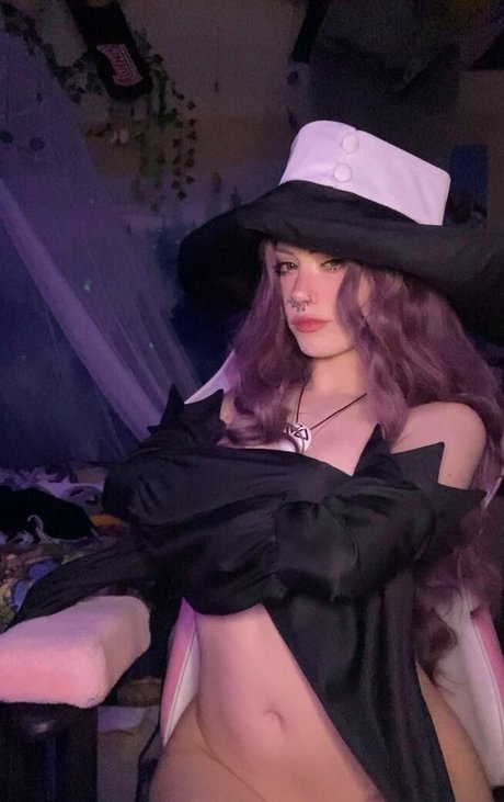 pipssqueakss pornographic model img