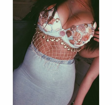 hairy armpits onlyfans pornographic images