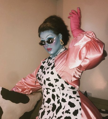 Holly Marston model porn pictures