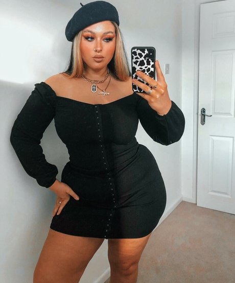 Holly Marston nice model image