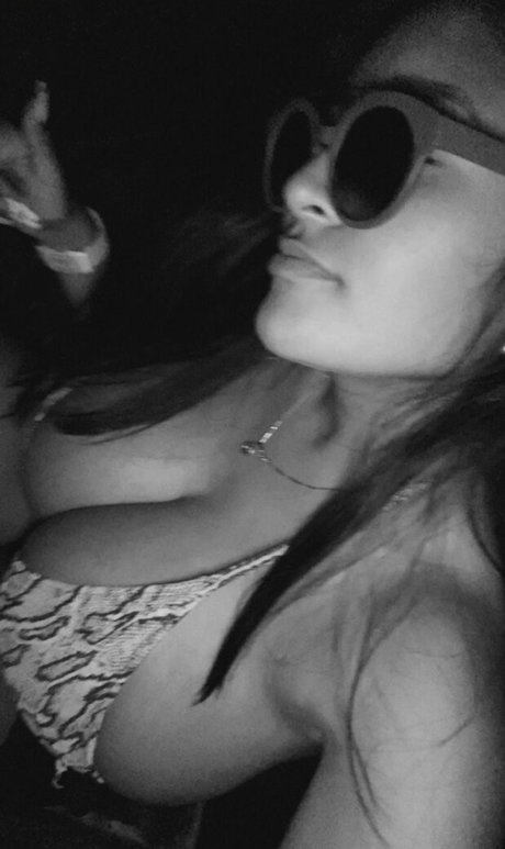 Itzel Lozano hot actress pictures