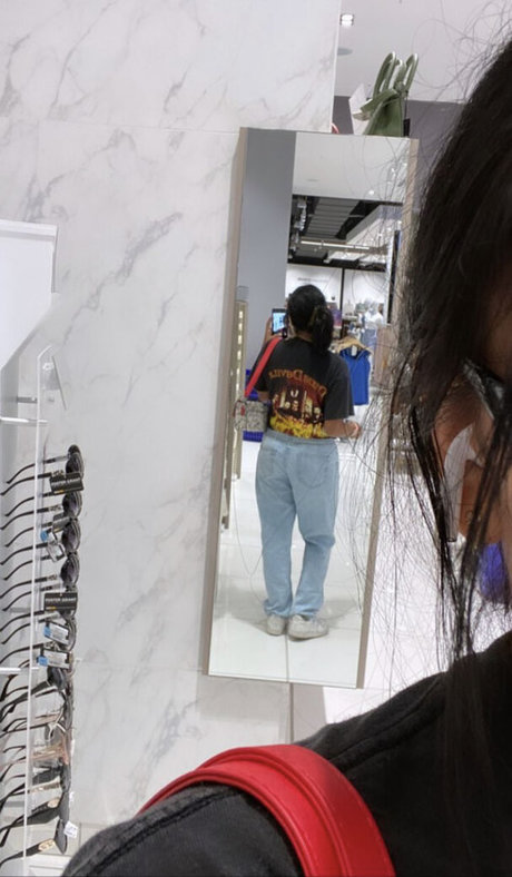 Itzel Lozano model sexy image