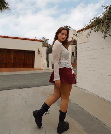 Venezia Cruz model sexy picture