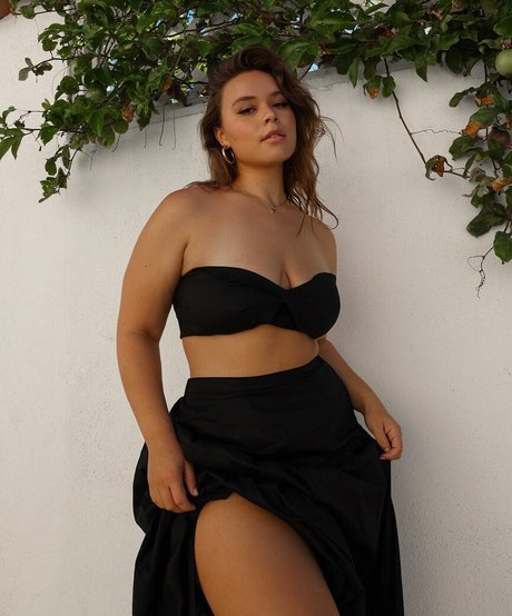 Venezia Cruz pornstar xxx images