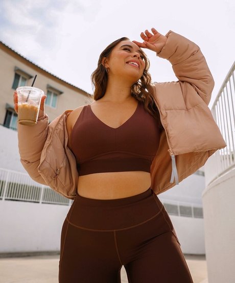 Venezia Cruz model top images