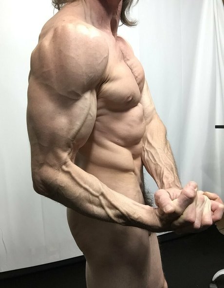 cbadonis model porn image