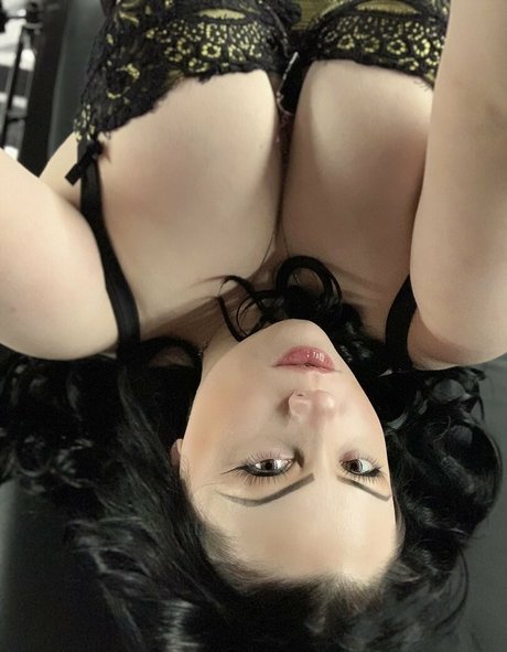 victoriarage nudes model images