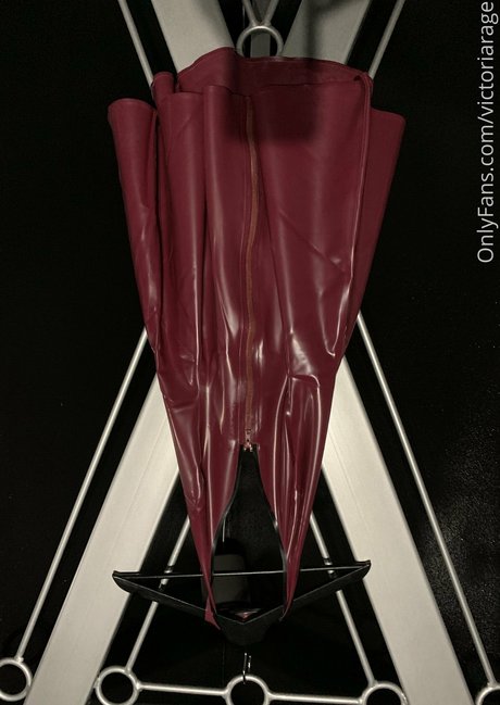 victoriarage perfect model pic