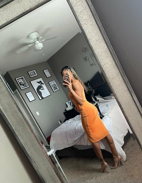 milakylie hot pornstar gallery