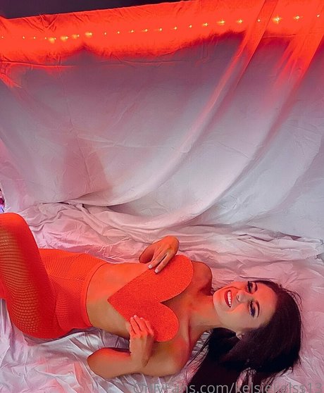 kelsiekelss13 model sexy photos