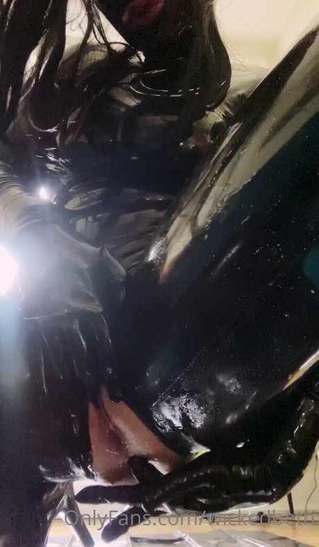 Wicked Beth naked pornstar images