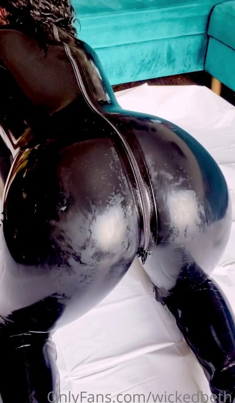 Wicked Beth star xxx galleries