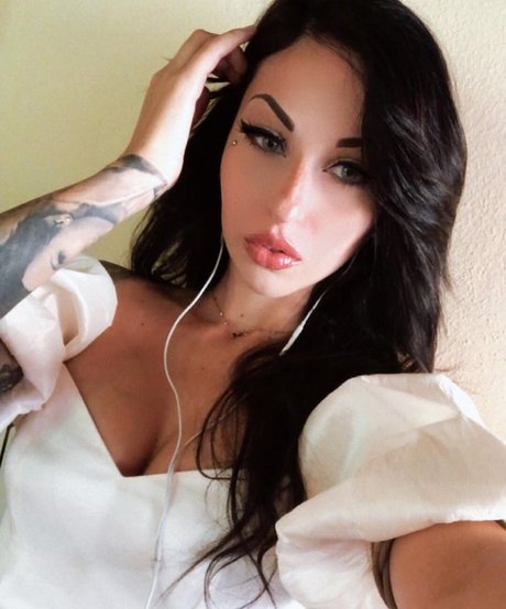 money onlyfans erotic pic