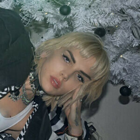 iamheaveniamhell pretty pornstar galleries