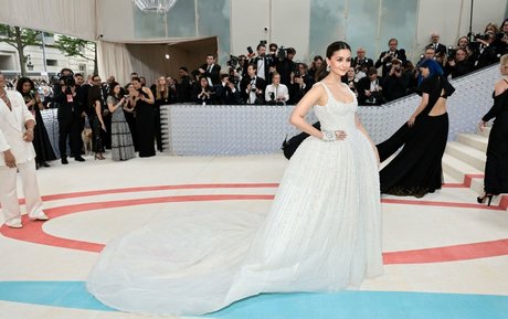 Alia Bhatt exclusive star img