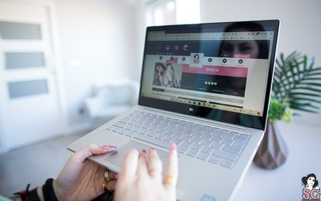 Douji model high quality pics