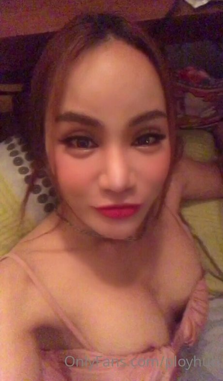 Ployhub high quality model photos