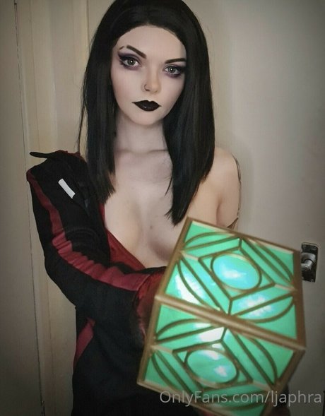 LouiseJulie high quality actress pics