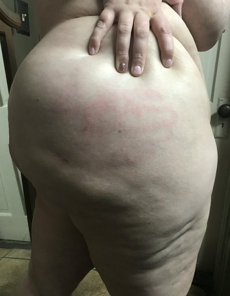 peachesaqueen hot model archive