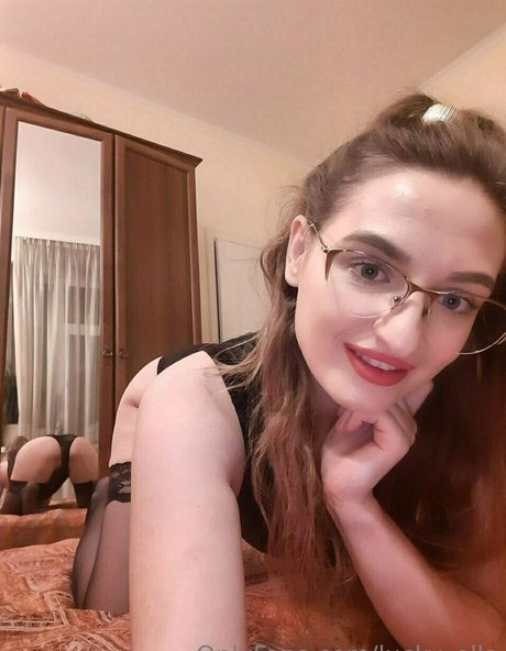 lucky ella perfect actress image