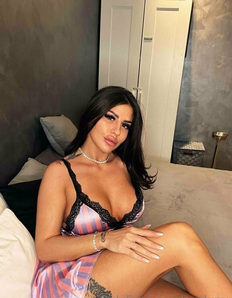 evalupu sexy model images