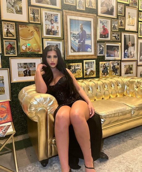 thick girls onlyfans hot sexy pics