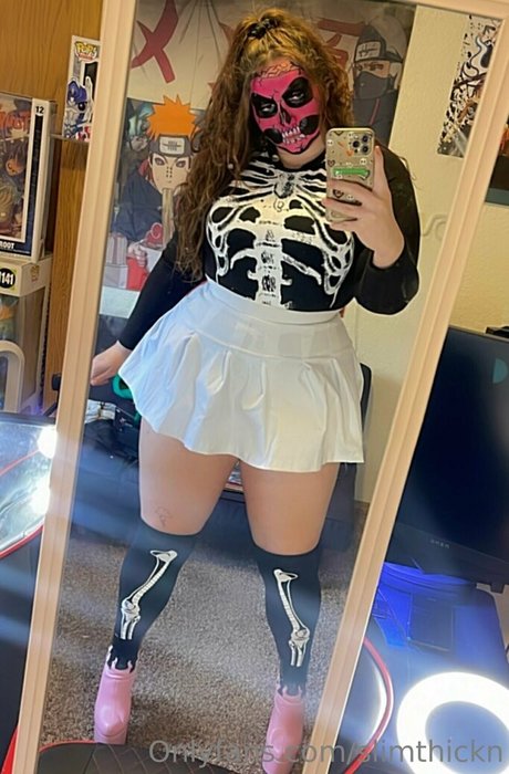 slimthickn pornographic actress picture