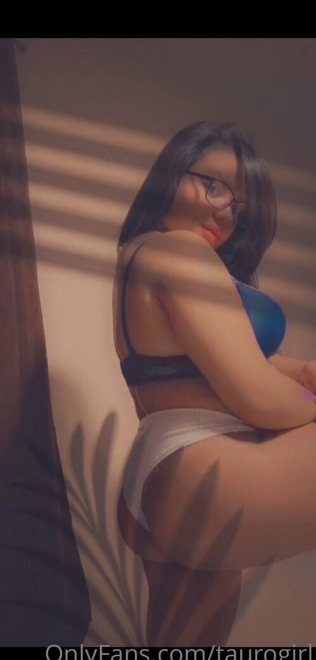 taurogirl naked model pic