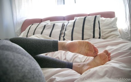 suzybloow high quality actress galleries