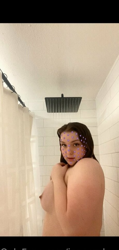 janessaburton model exclusive photo