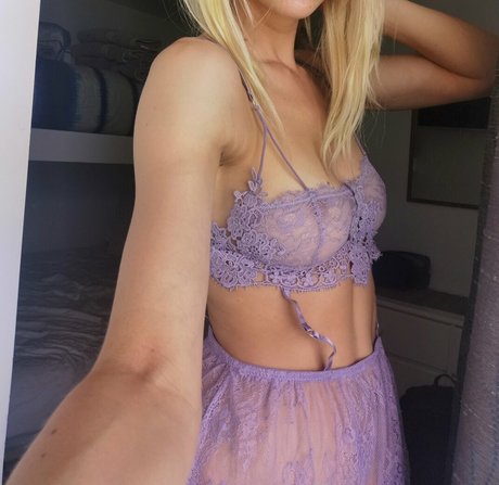 alicenz model sexy pic