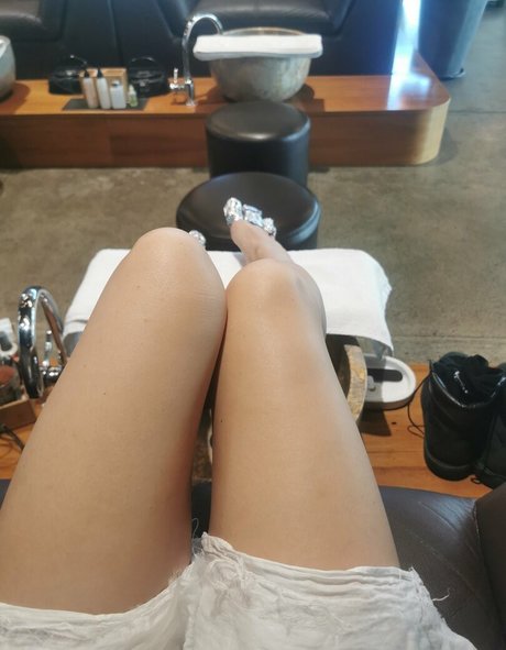 alicenz model nude photo