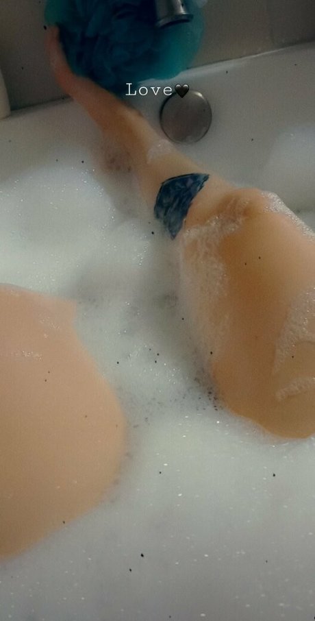 big tits mom onlyfans nude image