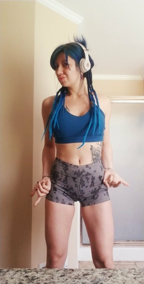 empressming beautiful model pic