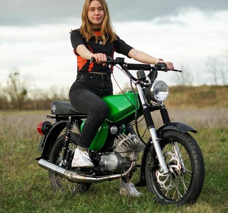 lxllx se art actress picture