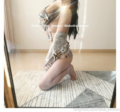 imoliveemmm naked model pictures