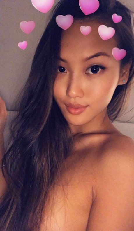 Linggg baby star nude pic