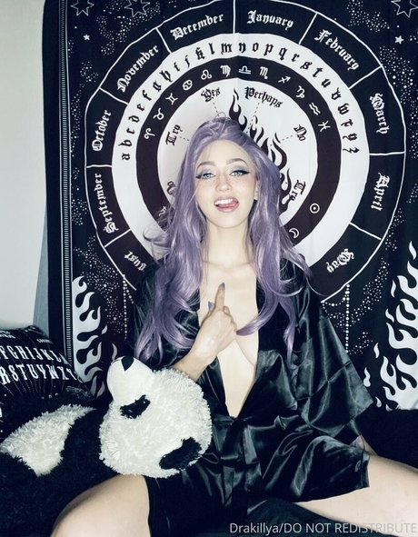 Drakillya star sexy images
