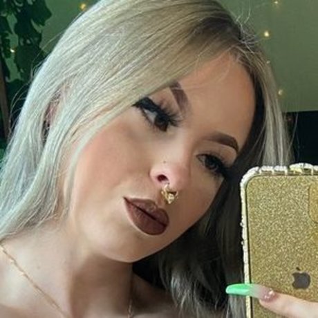 queennkaitlynnvip naked pornstar images