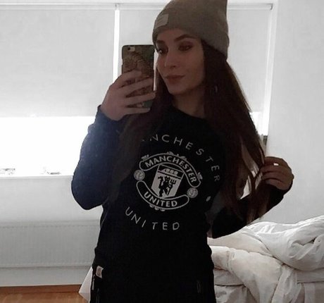 Katrina Maria pretty actress image