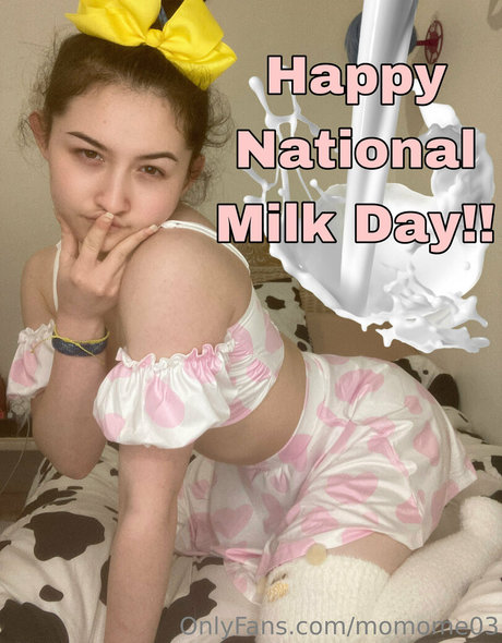 momome03 model naked images