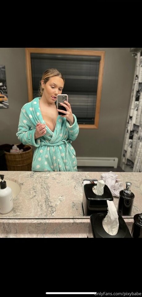 nerdy teen onlyfans exclusive picture