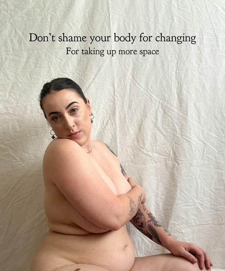 Isabella Davis adult model archive