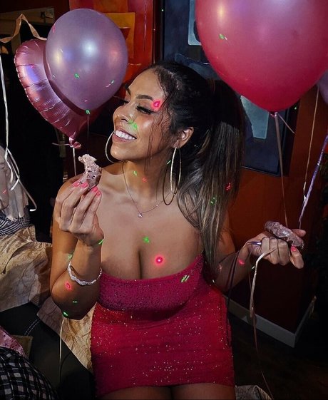 chubby kitty onlyfans hot sexy photo