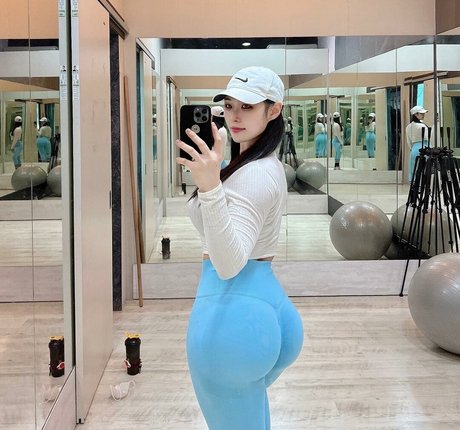 Daani___e high quality model image