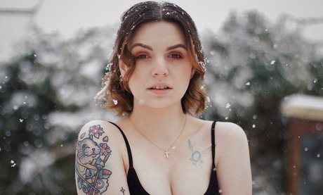 Emma Blackery model nude pics