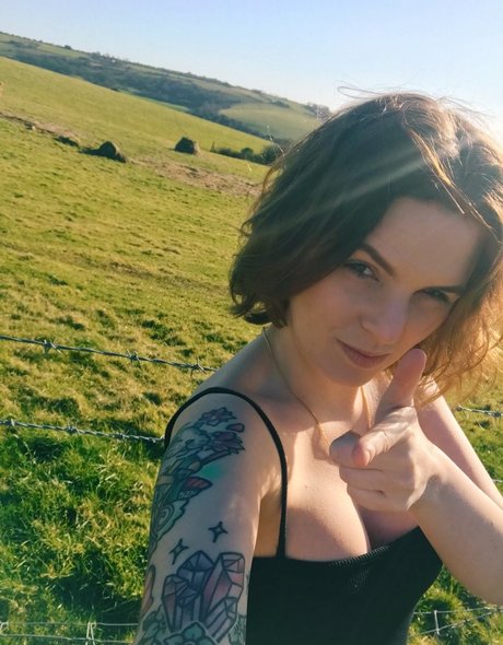 Emma Blackery pornstar pretty photo