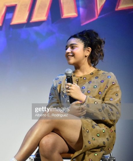 Iman Vellani pornographic actress pics