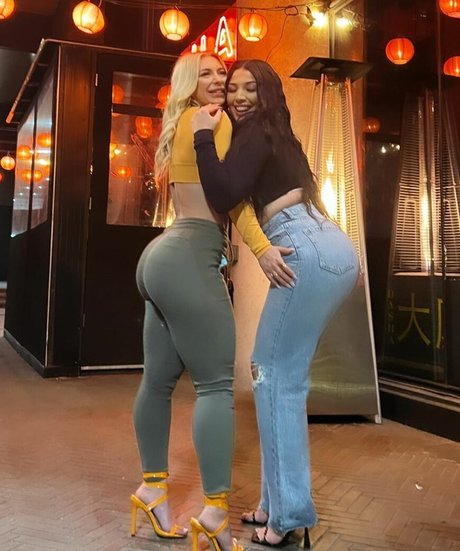 Lauren M nudes pornstar photos